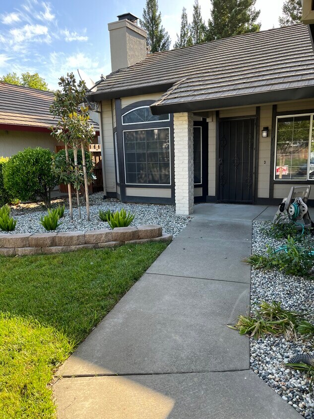 Primary Photo - 1610 Steinbeck Dr