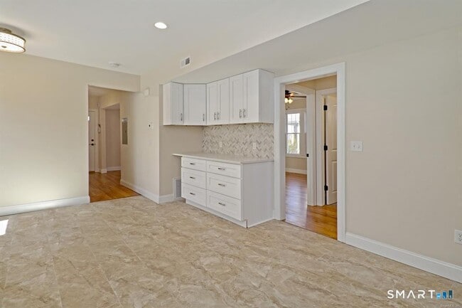 Building Photo - 67 Anderson Ave