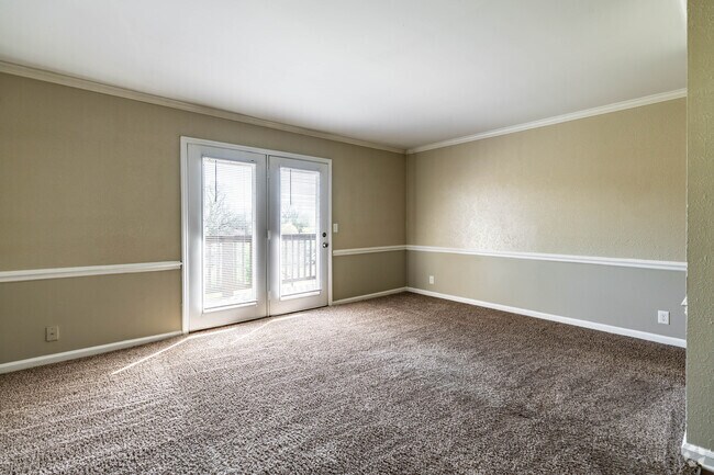 1HAB-1BA-720SF - Sala de estar - Rivermont Apartments