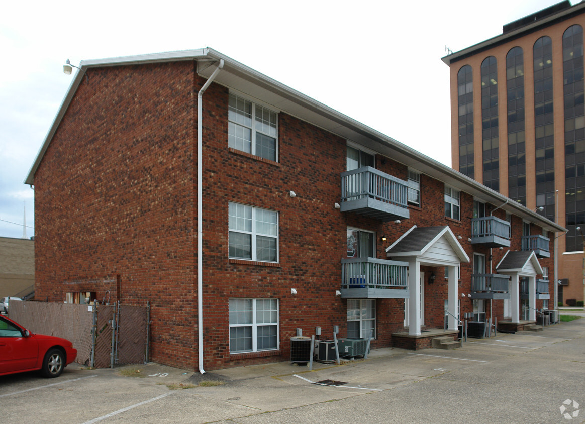 Primary Photo - 4709 Maccorkle Ave SE