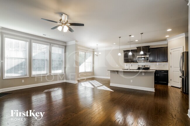 Foto del edificio - 7224 Laurelshire Dr