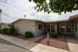Building Photo - 10827 W Santa Fe Dr
