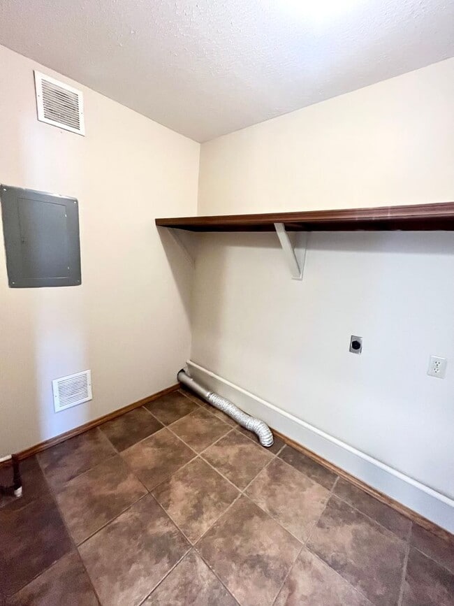 Foto del edificio - Updated 2 bedroom 1.5 bath home in a great...