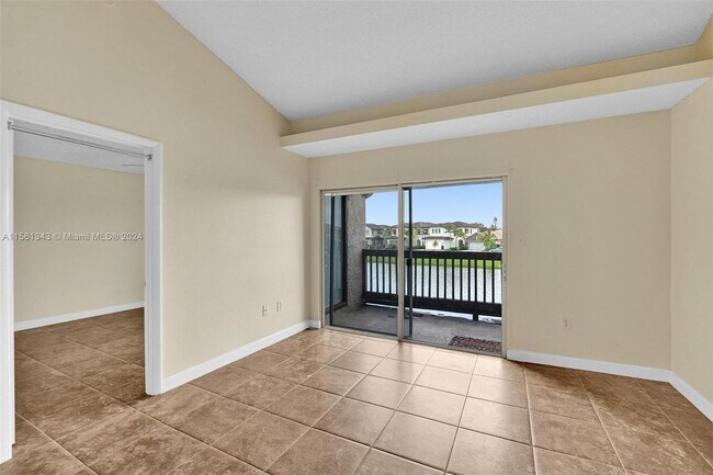 Building Photo - 605 SW 113th Way