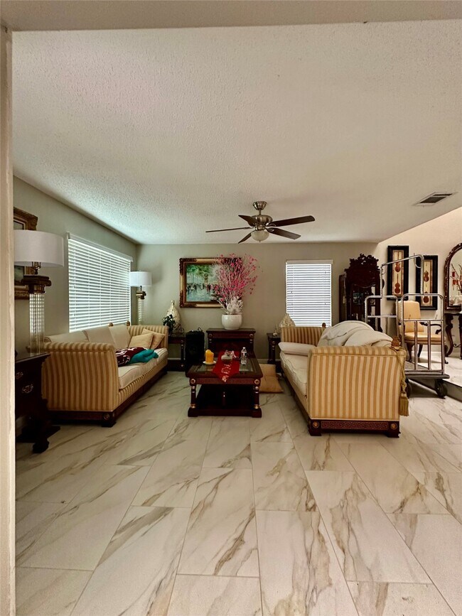 Foto del edificio - 12711 Carvel Ln