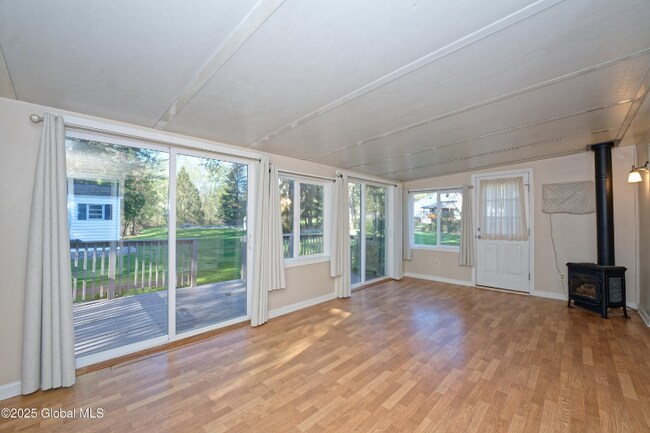 Foto del edificio - 2550 Troy-Schenectady Rd