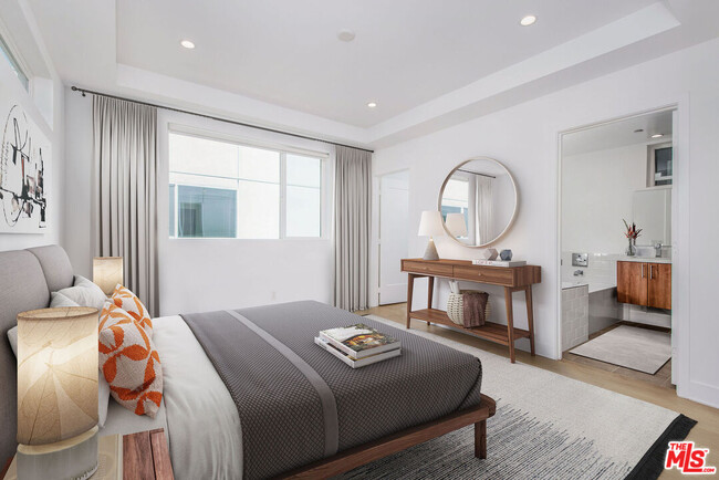 Foto del edificio - 857 1/2 Hyperion Ave