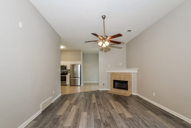 Foto del edificio - 8280 Dexter Ridge Cove E