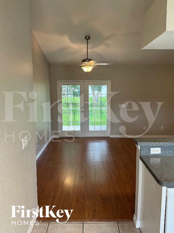 Foto del edificio - 4853 Crabapple Ave