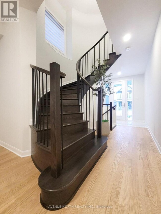 Building Photo - 527 Anchor Cir