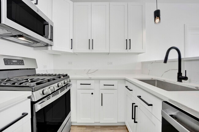 Foto del edificio - 4350 W Lawrence Ave