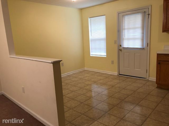 Foto del edificio - 2 br, 1 bath Townhome - 209 E Wilson Mill ...