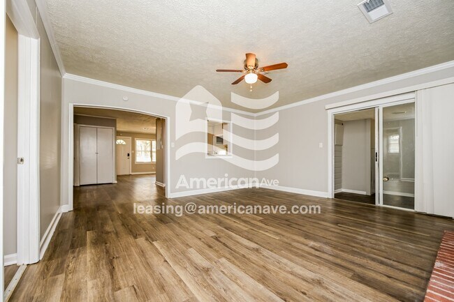 Foto del edificio - 114 Ravenwood Way