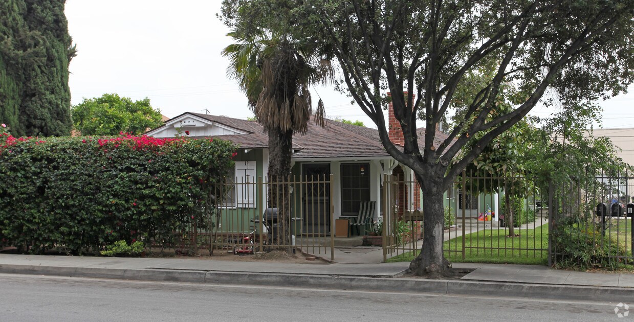 Foto del edificio - 140 Colorado Blvd
