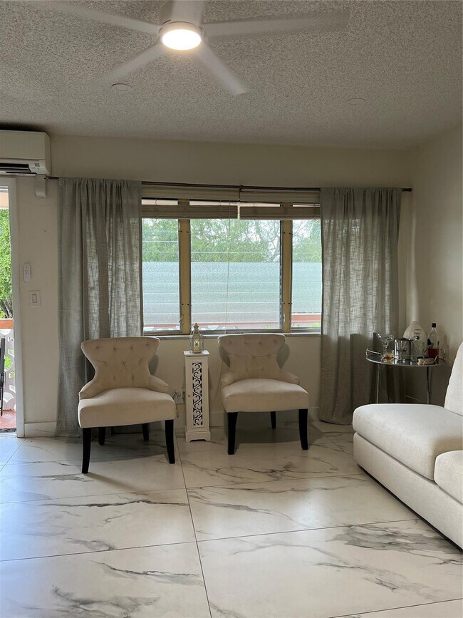 Foto del edificio - 900 SW 10th Terrace