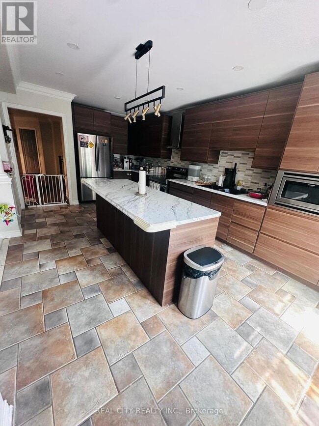 Building Photo - 788 Knotty Pine Grove