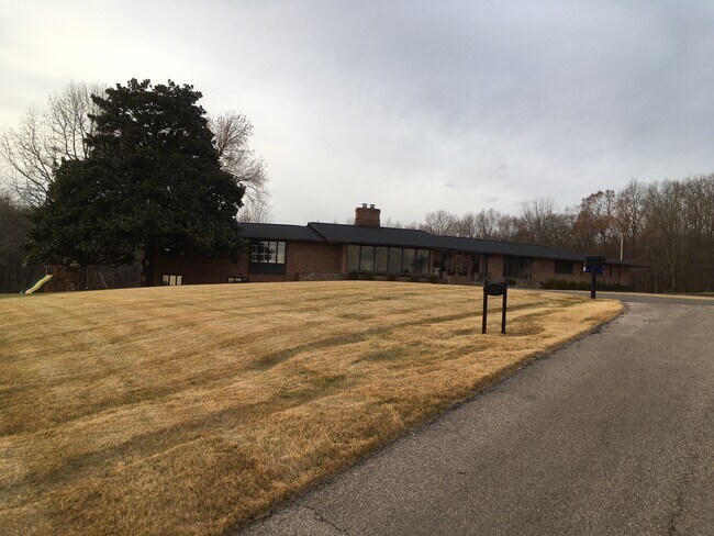 Foto del edificio - 557 Deer Creek Rd