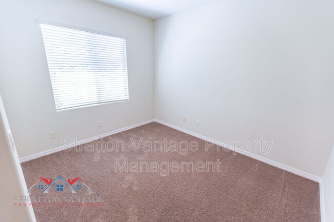 Foto del edificio - 13268 E Marigold Ln