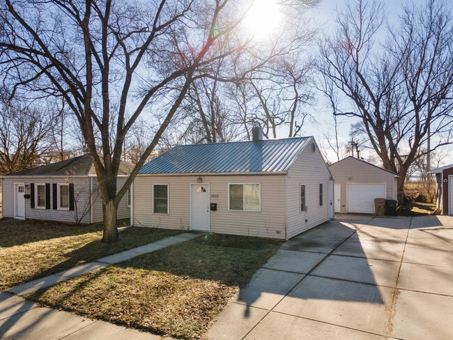 Building Photo - 3489 Hargrove St