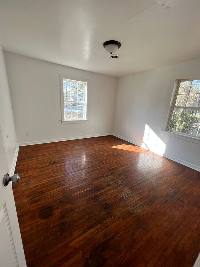 Foto del edificio - Recently Remodeled 3 bedroom 1 bath home available now!