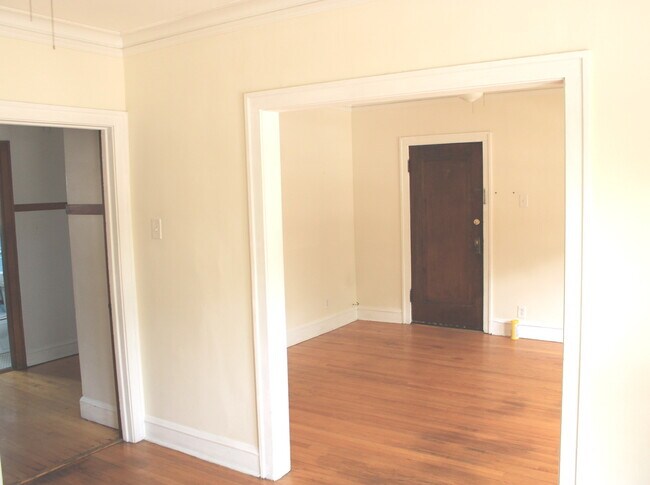 Foto del edificio - 2454 N Kilpatrick Ave