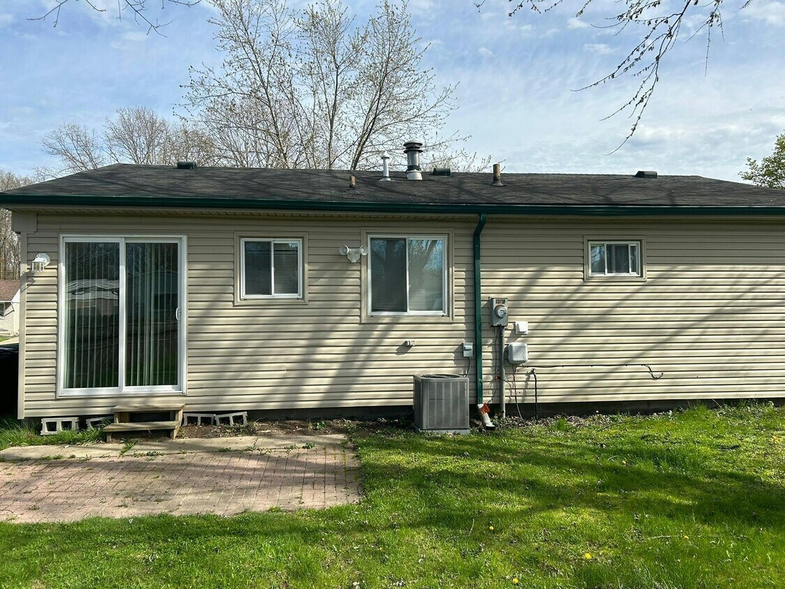 Primary Photo - 16130 Lauren Street
