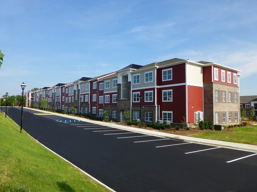 The Reserve at Knollwood 2401 Pamela Way Blacksburg, VA Apartments