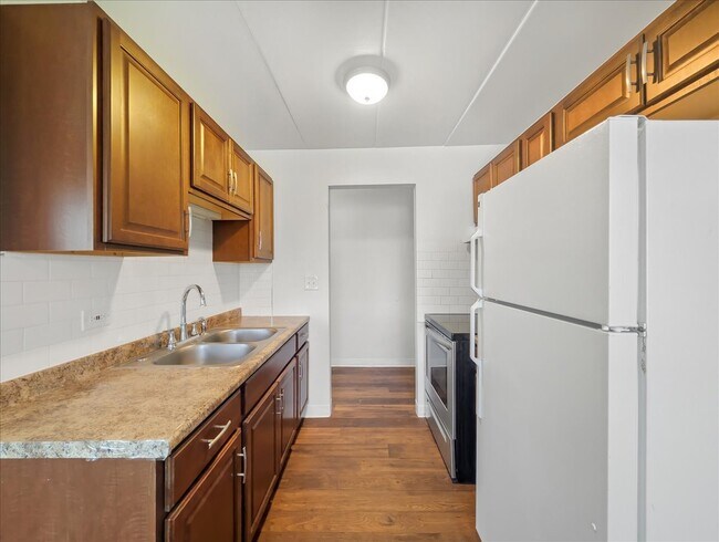 Foto del edificio - 350 S Main St