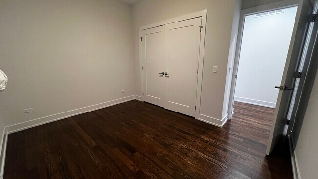 Foto del edificio - 5137 N Broadway St