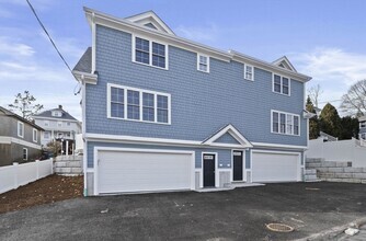 Building Photo - 473 Newport Ave