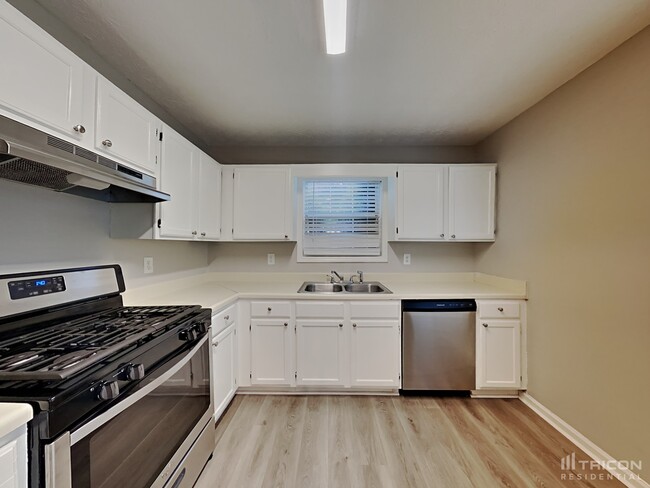 Building Photo - 1124 Whisper Wind Dr