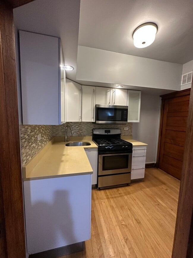 Foto del edificio - 1949 W Grace St