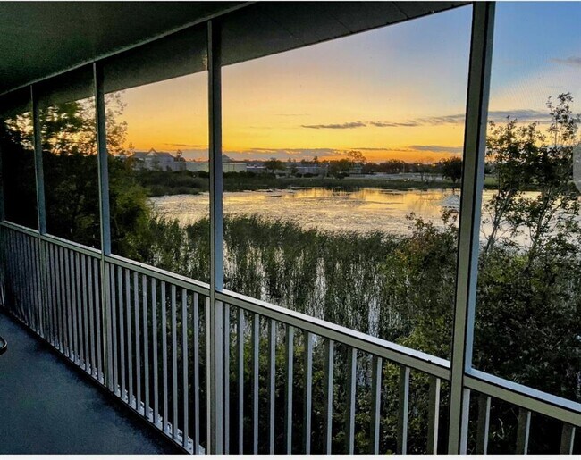 Foto del edificio - 3143 Sun Lake Ct