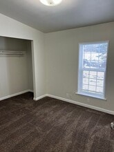 Building Photo - 3253 W Hills Rd