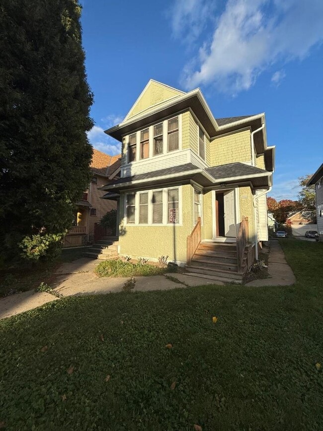 Building Photo - 2860 N 47th St