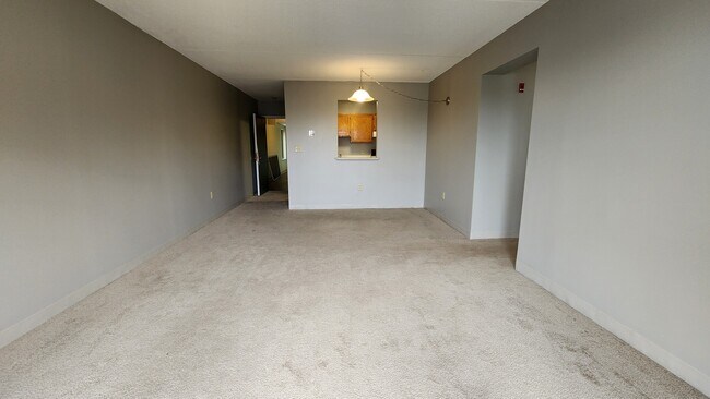 Foto del edificio - 65 N Point Dr