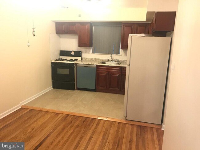 Foto del edificio - 3522 Woodhaven Rd