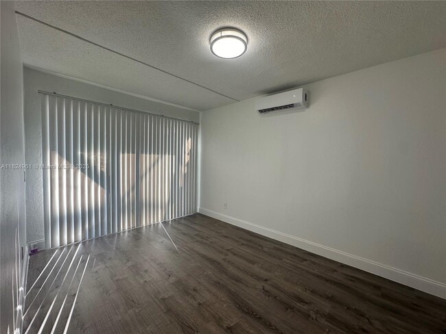 Building Photo - 4249 Bougainvilla Dr