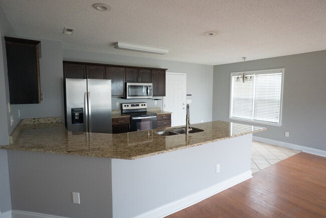 Kitchen - 6312 Branford Rd