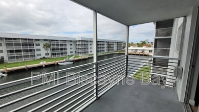 Building Photo - 3600 NE 170th St