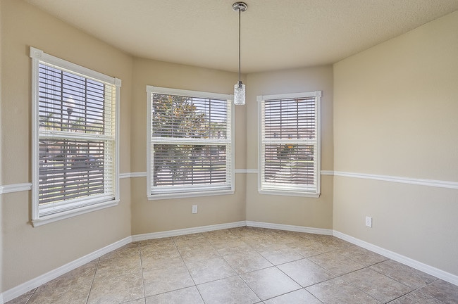 Foto del edificio - 2341 Chatham Pl Dr