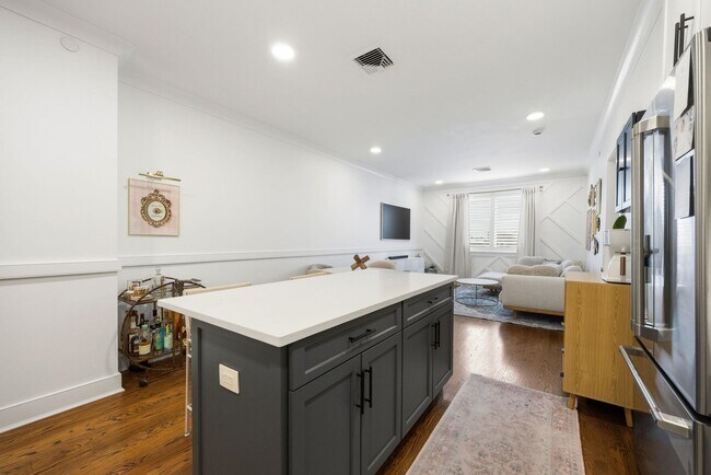 Foto del edificio - 3316 John F. Kennedy Blvd