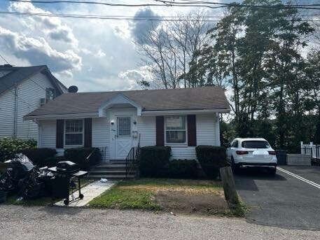 Primary Photo - 31 Perkins St
