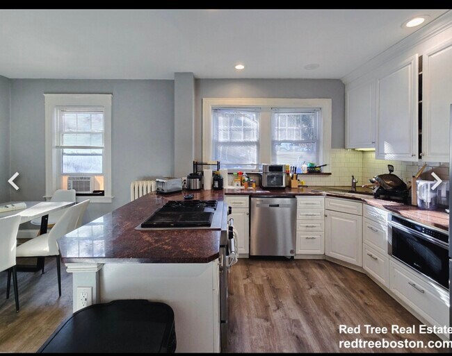 Foto del edificio - 235 Chestnut Hill Ave