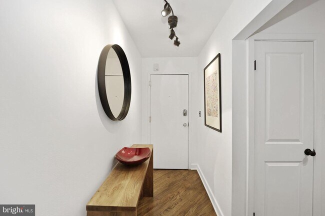 Entry way - 1413 T St NW