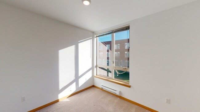 Interior Photo - CityLine