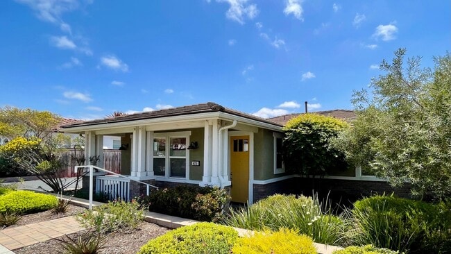 Building Photo - Exceptionally Maintained, Newer, Single Level 3-Bedroom Home with Air Conditioning in Serra Meadows