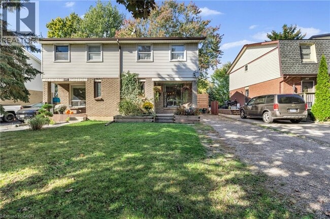 Building Photo - 117 Graystone Crescent