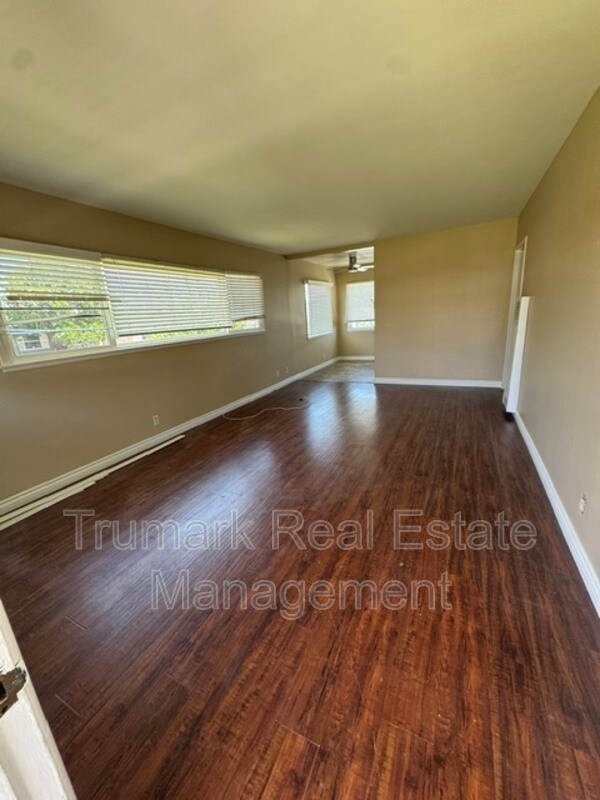 Foto del edificio - 2421 N Brighton St