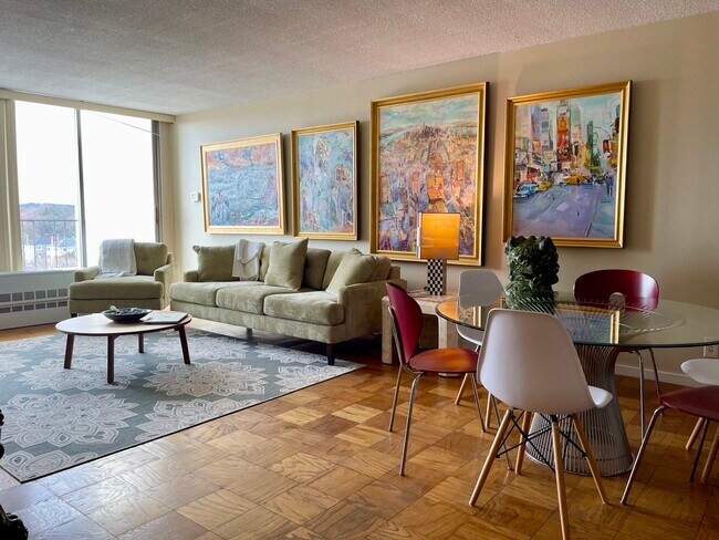 Foto del edificio - 77 Pond Ave